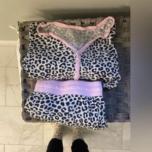 LITTLE SLEEPIES WOMEN SIZE MEDIUM